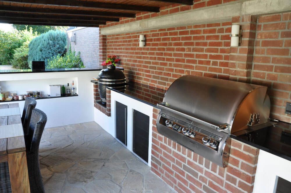 Memyself's aussenküche (bbq pit) mit monolith und firemagic ...