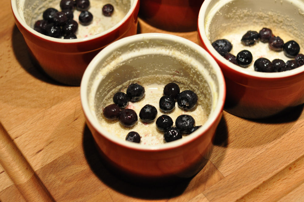 Quark-Soufflé mit Blaubeeren / Dessert vom Grill - BBQPit.de