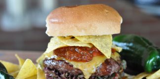 Tex-Mex Burger mit Nachos