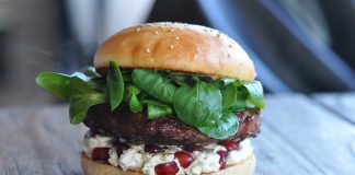 Granatapfel Feta Burger