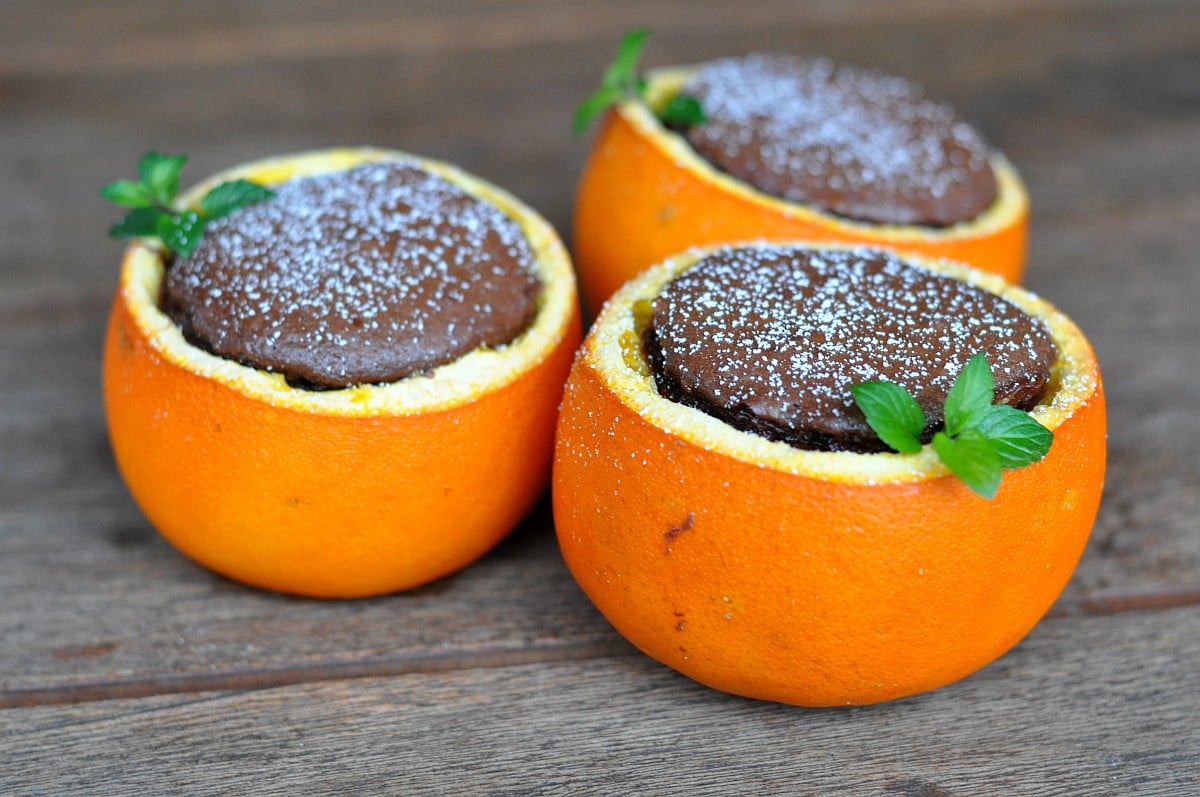 Schokoladenkuchen aus der Orangenschale