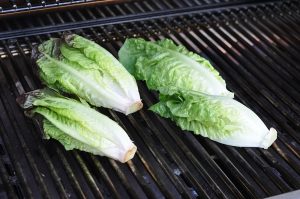 Gegrillter Salat Romana Salatherzen 03