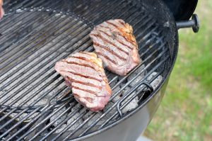 Geraeucherte Steaks mit Thymian 02