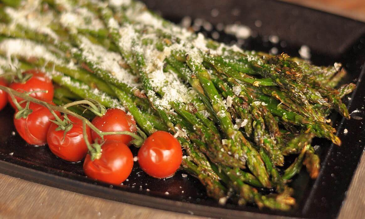 Spargel mit Parmesan