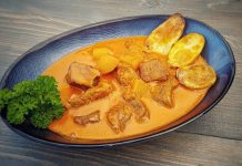 Kalbsgulasch Dutch Oven