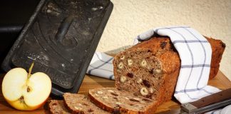 Nussbrot mit Apfel