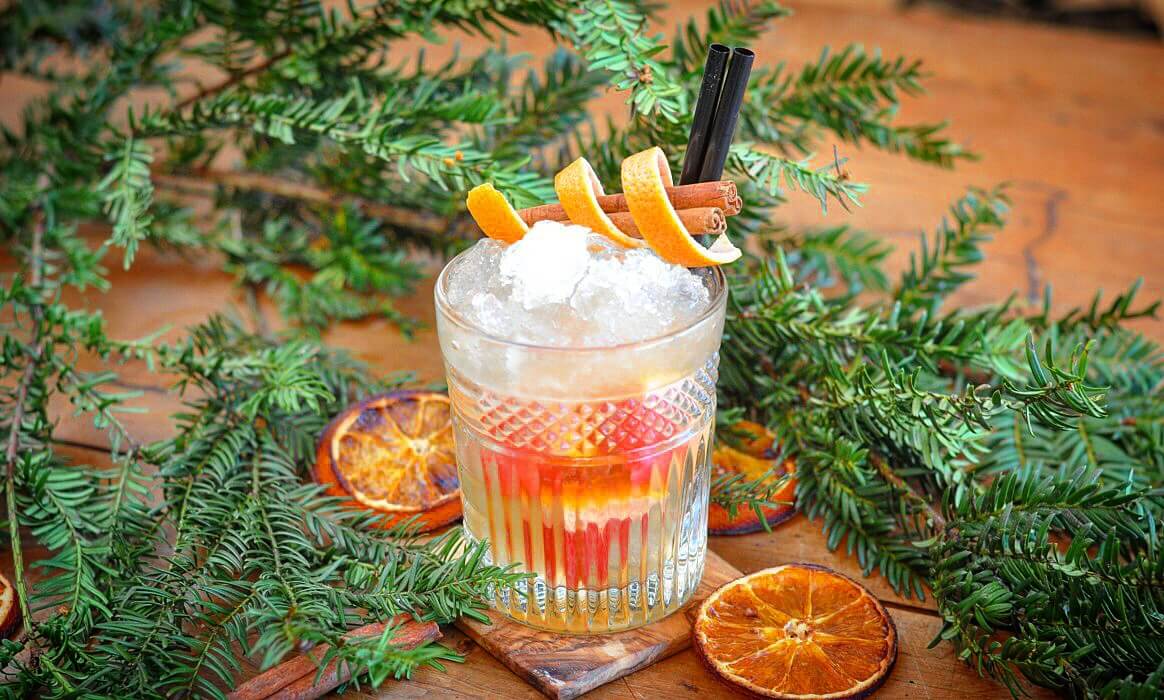 Weihnachtlicher Cocktail mit Gin