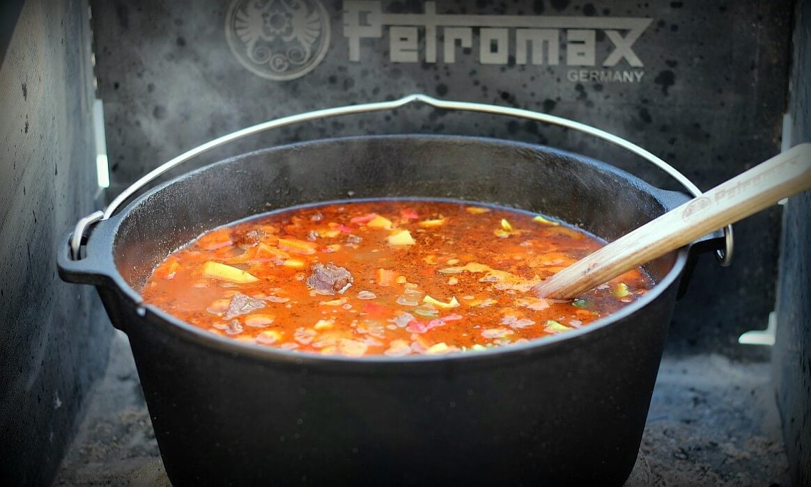 Gulaschsuppe Dutch Oven