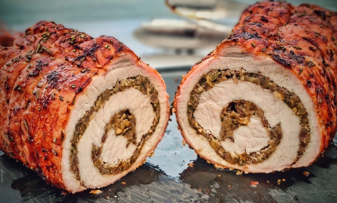Rollbraten mit Pilzfüllung