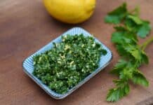Gremolata mit Petersilie und Zitrone