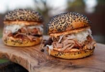 Pulled Pork Burger griechisch