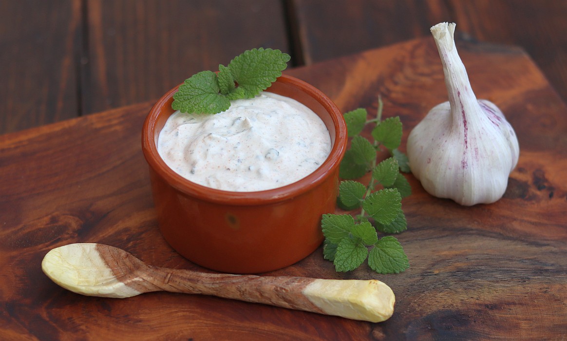 Minz-Joghurt-Sauce