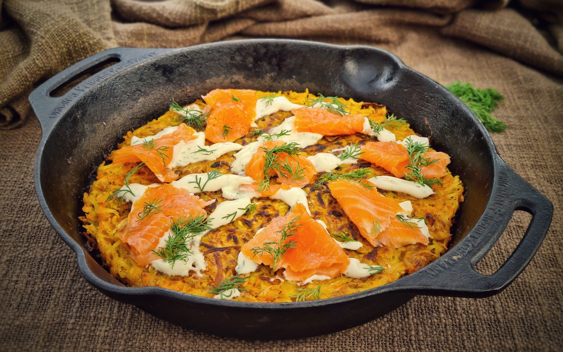 Kürbis-Kartoffel-Rösti mit Lachs