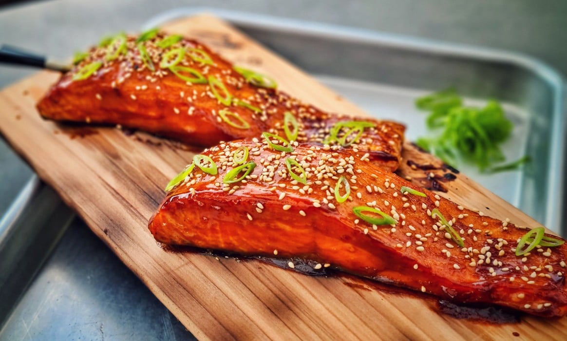 Teriyaki-Lachs von der Planke