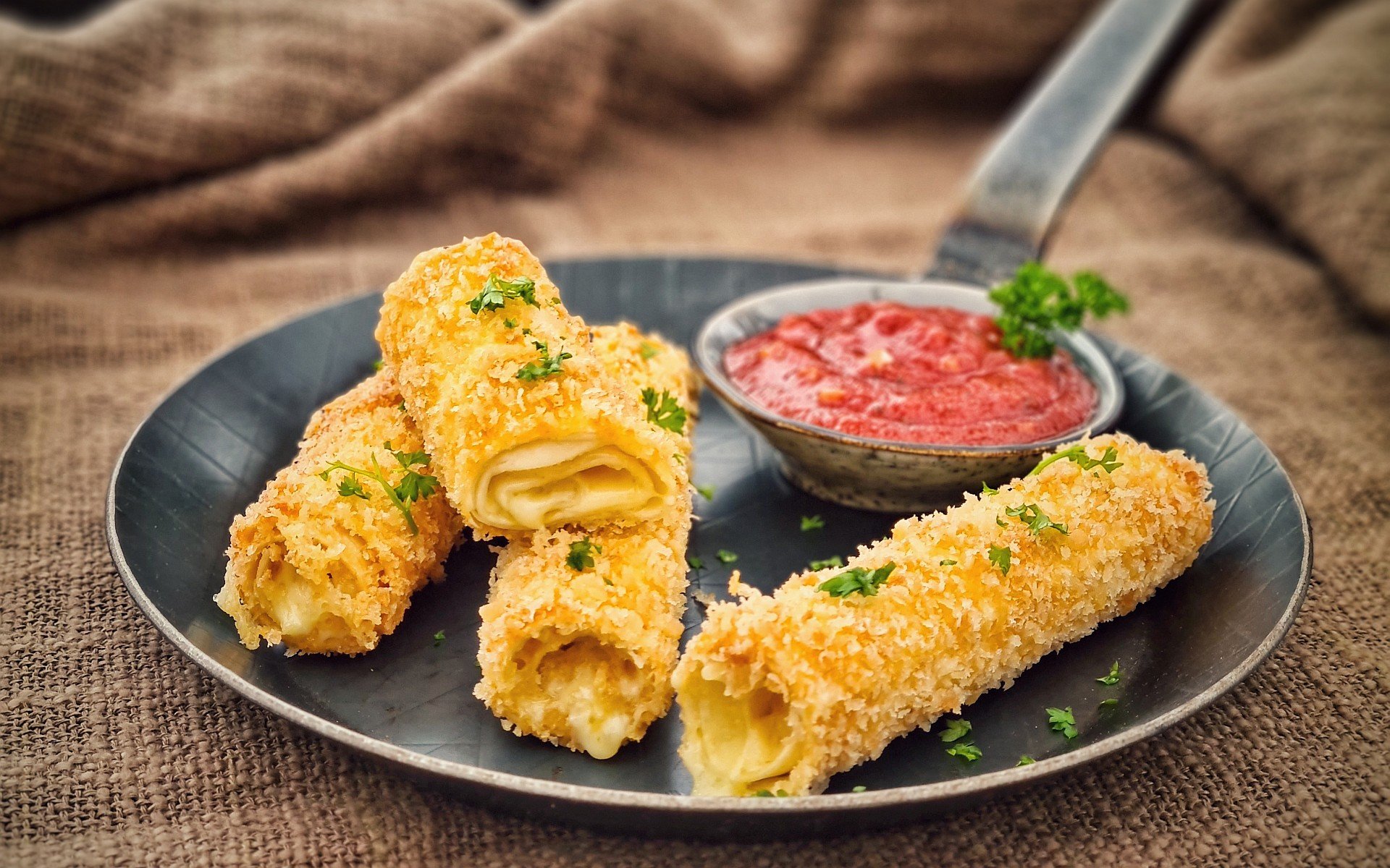 Italienische Knusperröllchen