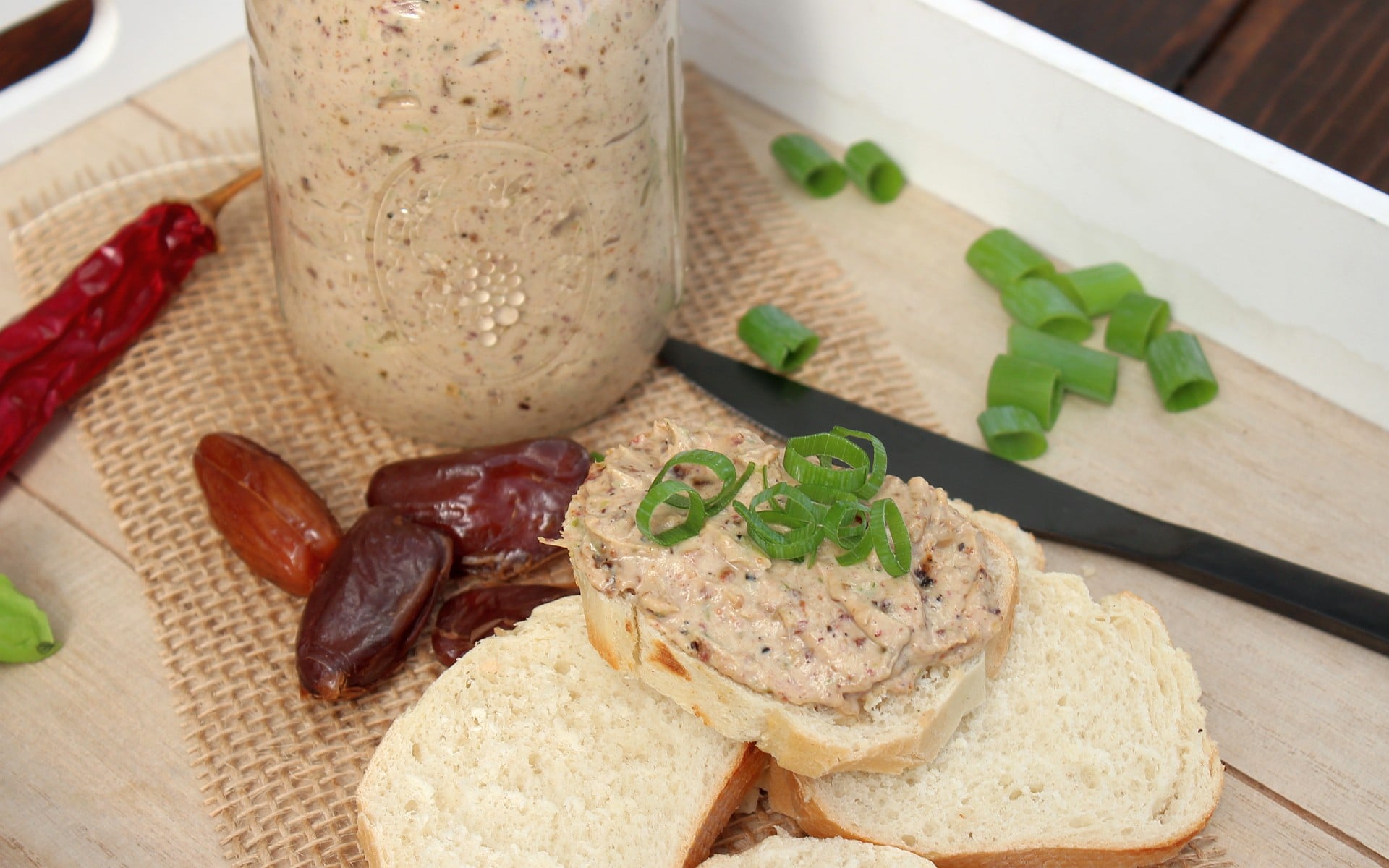 Dattel-Dip mit Speck