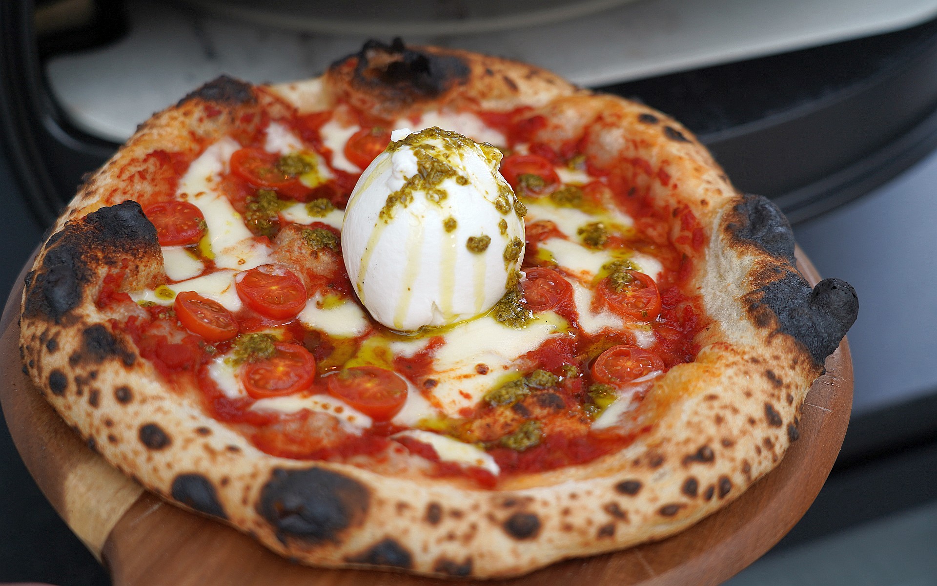 Pizza mit Burrata