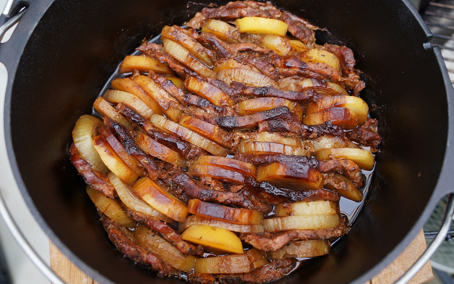 Kartoffel-Schichtfleisch