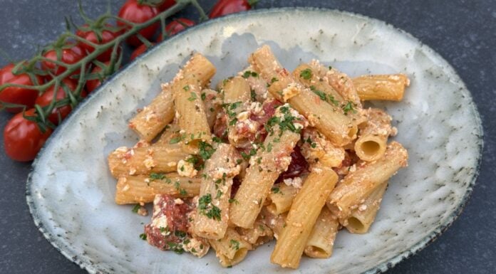 Gebackene Feta-Nudeln