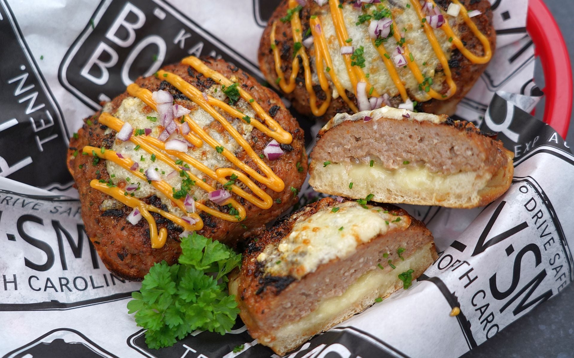 Mettbrötchen vom Grill