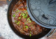 Brauhaus-Gulasch Dutch Oven