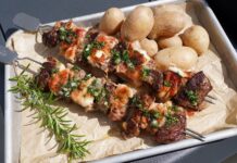 Rindfleischspieße mit Camembert & Bacon