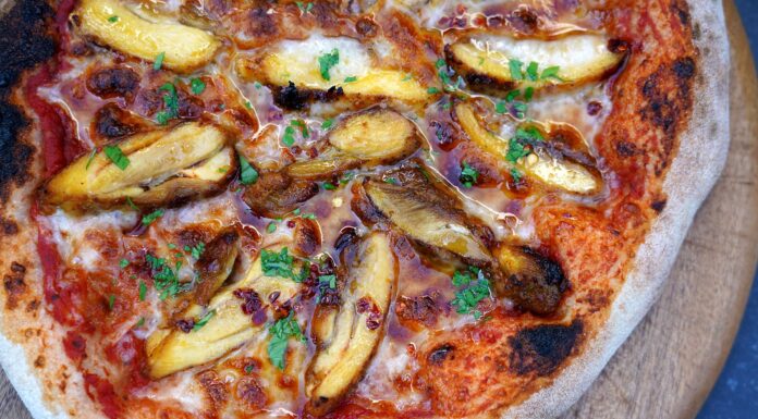 Hot Honey Chicken Pizza – Hähnchenpizza mit scharfem Honig Hähnchenpizza mit scharfem Honig