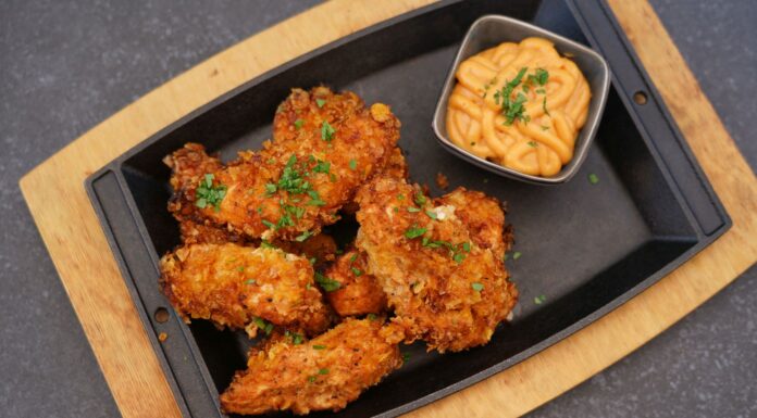 Skyr Fried Chicken mit knuspriger Cornflakes-Panade Skyr Fried Chicken