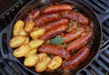 Grevensteiner Bratwurstpfanne mit Bierzwiebeln