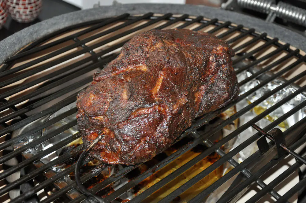 Nach 12 Stunden sind 95 Grad KT erreicht Duroc Nacken nach 12 Stunden auf dem Grill Dome