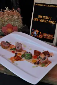 Der Bratwurstgang der BBQ Wiesel Niederrhein bei der Dingdener Grillmeisterschaft