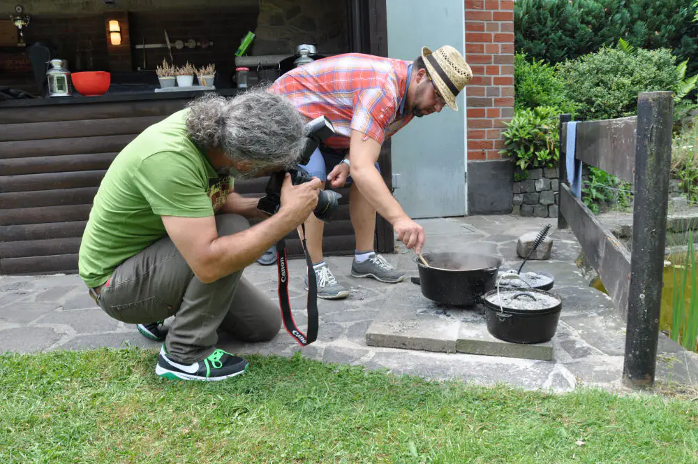 Fire & Food Rezeptshooting (Dutch Oven) bei BBQPit.de rohrnudeln aus dem dutch oven-FireFoodDutchOvenShooting01-Rohrnudeln aus dem Dutch Oven