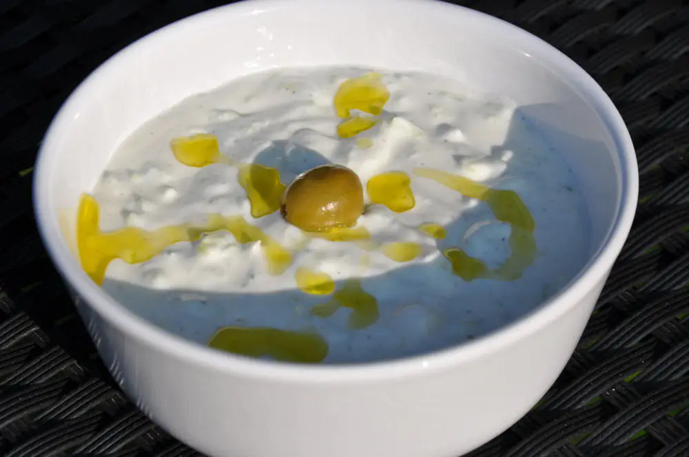 Tzatziki selber machen – Rezept & Anleitung für den griechischen Dip gyros-tacos-Tzatziki-Gyros-Tacos mit Feta und Tzatziki