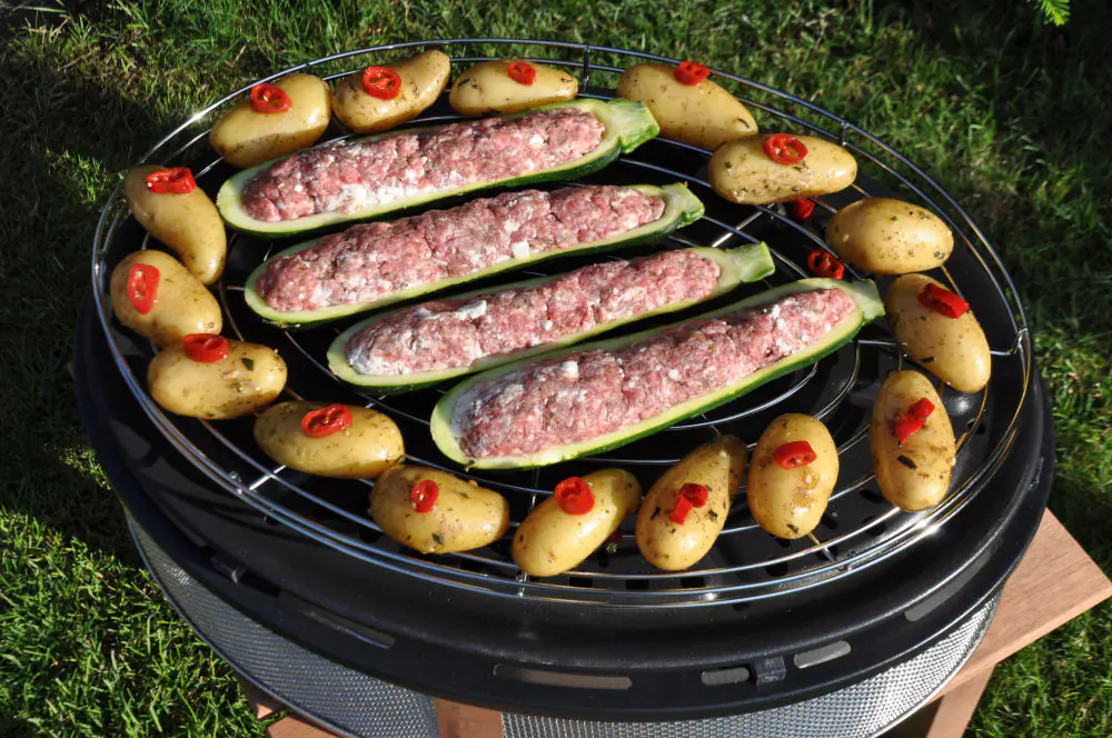 Gefüllte Zucchini auf dem Cobb Supreme