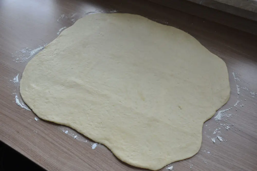 Ausgerollter Teig für Cinnamon Rolls Ausgerollter Teig für Cinnamon Rolls