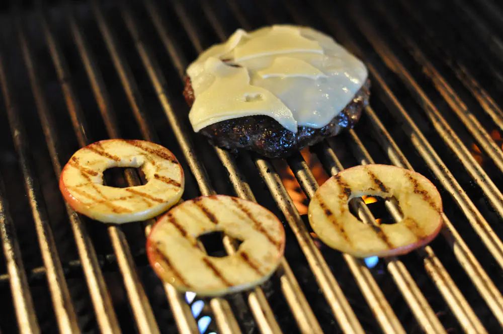 Gegrillte Apfelscheiben
