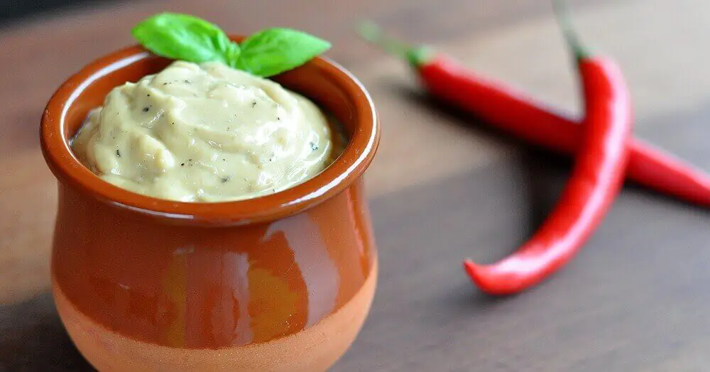 Selbstgemachte Balsamico-Aioli / Balsamico-Mayonnaise