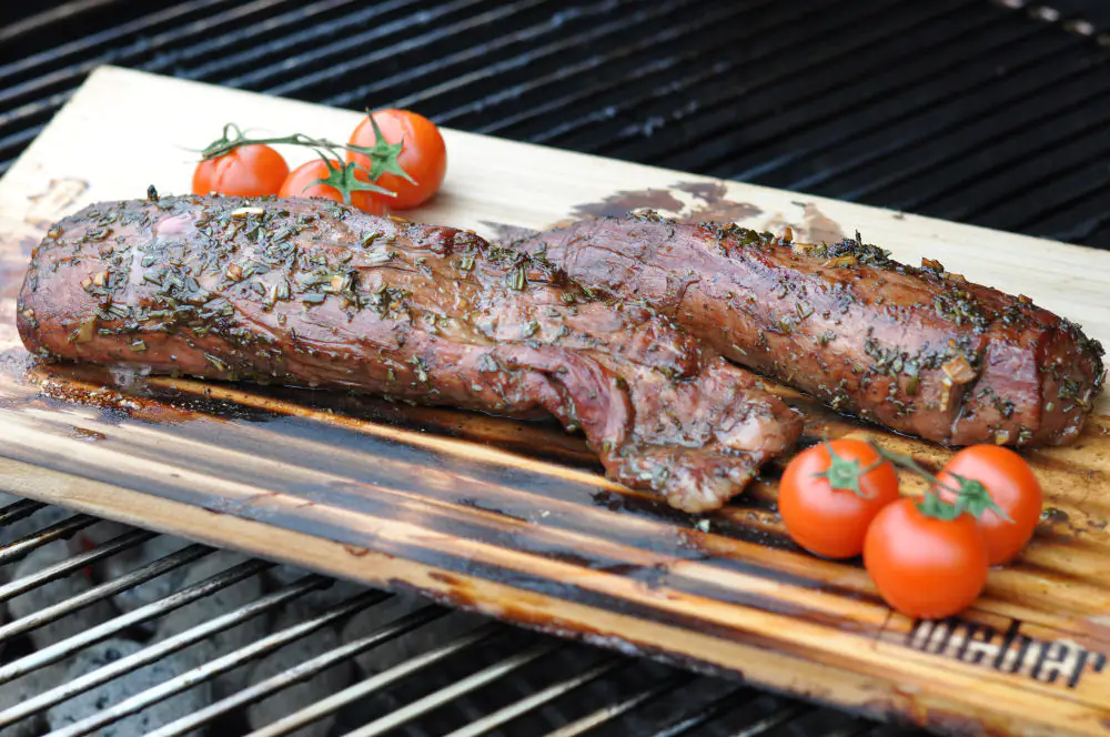 Rosmarin-Balsamico-Schweinefilet von der Zedernholzplanke 7 Geplanktes Schweinefilet