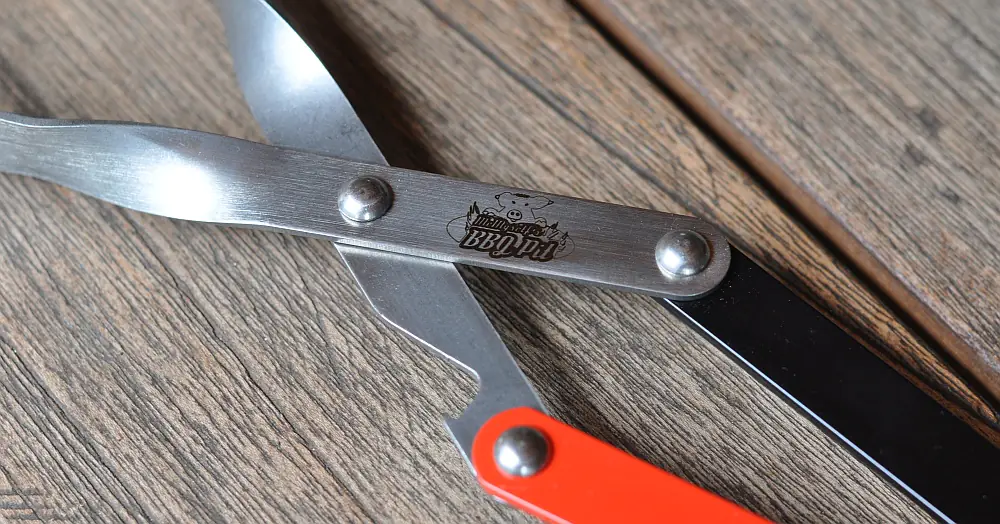 V-Tong Grillzange in der limitierten BBQPit-Edition | BBQPit.de
