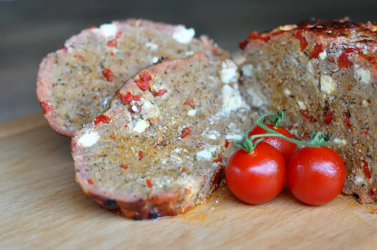 Griechischer Hackbraten mit Feta und Paprika | BBQPit.de