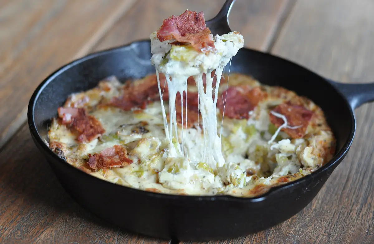 Heisser Käse-Dip mit geröstetem Rosenkohl | BBQPit.de