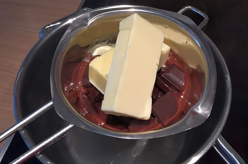 Schokoladenkuchen aus der Orangenschale 2 Schokoladenkuchen aus der Orangenschale