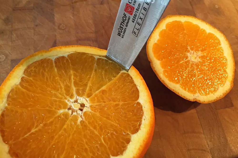 Schokoladenkuchen aus der Orangenschale 1 Schokoladenkuchen aus der Orangenschale