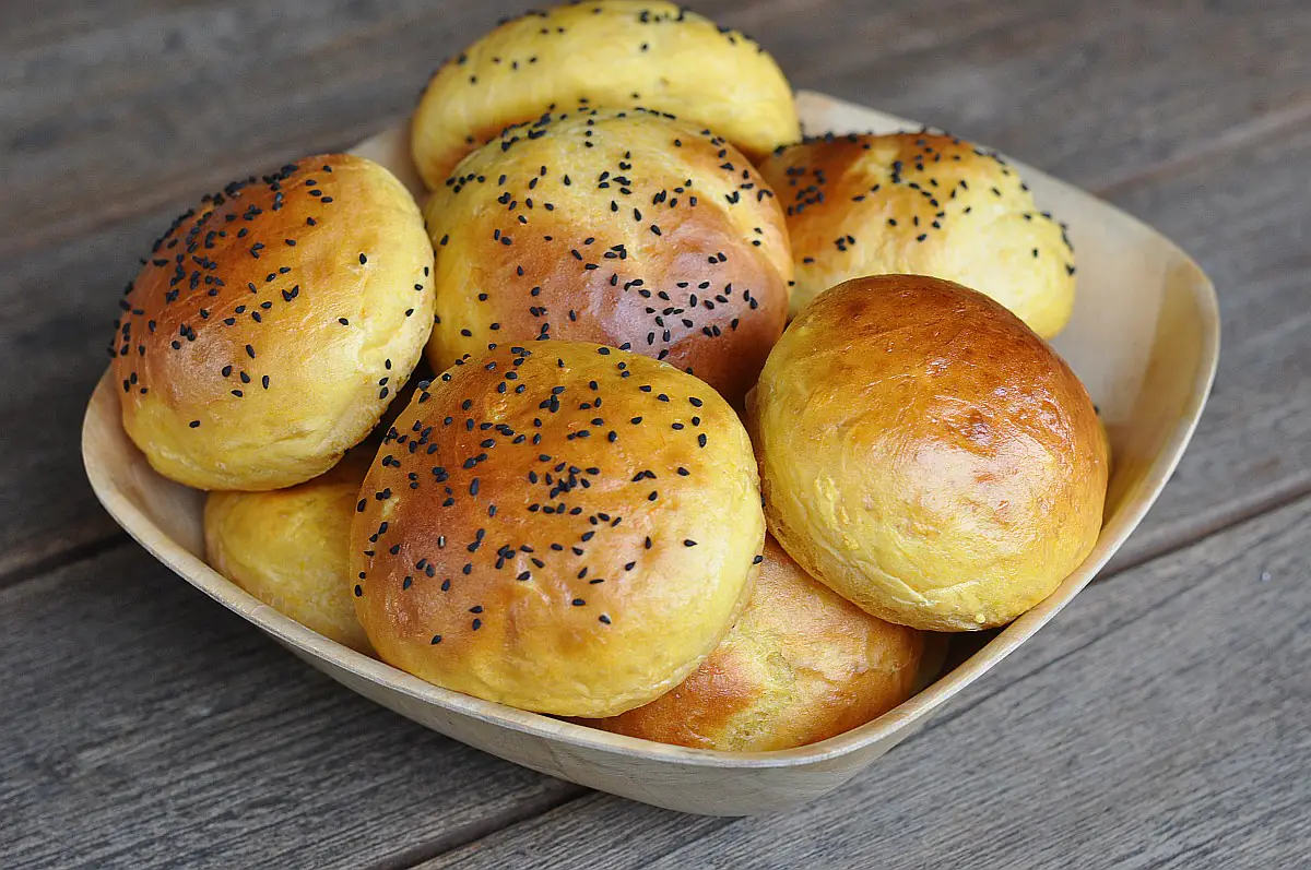 Süßkartoffel Burger Buns – die etwas anderen Hamburgerbrötchen dschungel-burger-SuesskartoffelBurgerbroetchenBuns-Grüner Dschungel-Burger zum Dschungelcamp