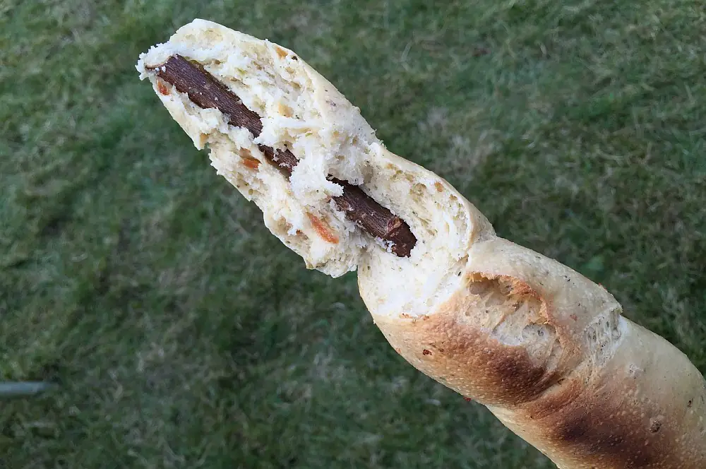 Stockbrot - Der Klassiker am Lagerfeuer 4 Schlangenbrot