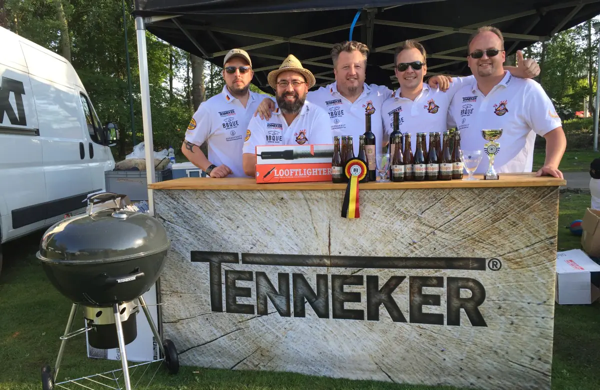 Beer, Fries & BBQ in Hasselt mit den BBQ Wieseln granatapfel-ingwer-limonade-Beer Fries and BBQ Hasselt-Erfrischende Granatapfel-Ingwer-Limonade