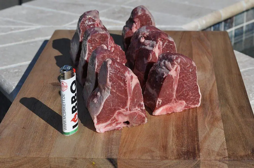 Lamm T-Bone Steaks mit Kräuter-Knoblauch-Marinade 1 Lamm T-Bone Steaks