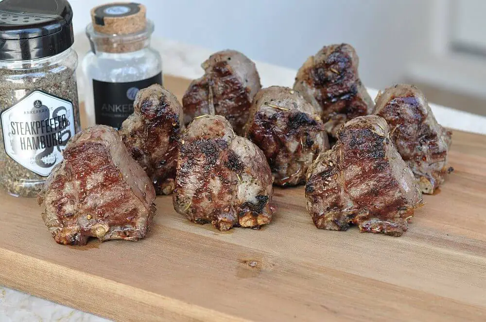 Lamm T-Bone Steaks mit Kräuter-Knoblauch-Marinade 7 Lamm T Bone Steak 04