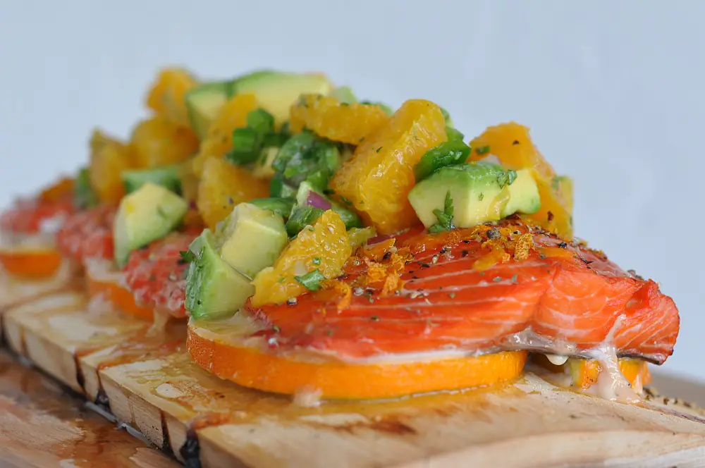 Geplankter Wildlachs mit Orangen-Avocado-Salsa 3 Wildlachsfilet