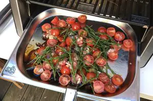 gegrillte garnelen-Gegrillte Garnelen Salicorne Meeresalgen Kirschtomaten 02 300x199-Gegrillte Garnelen mit Salicorne &#038; Kirschtomaten vom O.F.B